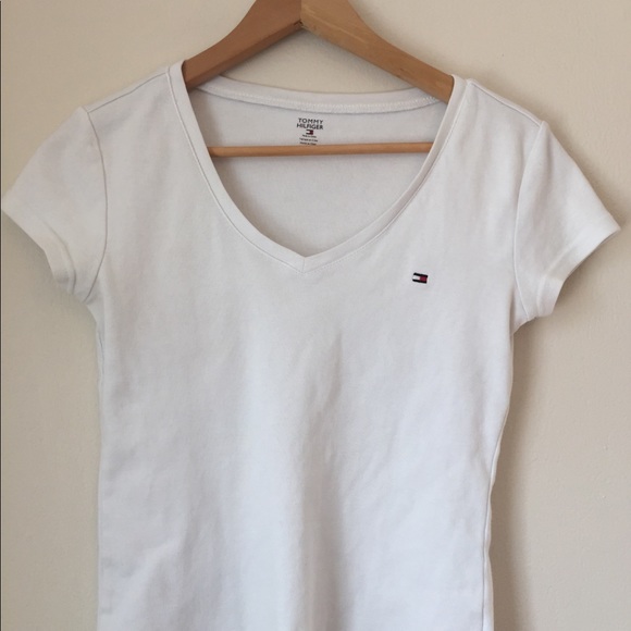 Vintage White Tommy Hilfiger T- Shirt! - Picture 2 of 5